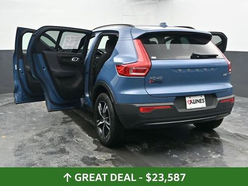 Used 2024 Volvo XC40 B5 Core image 56