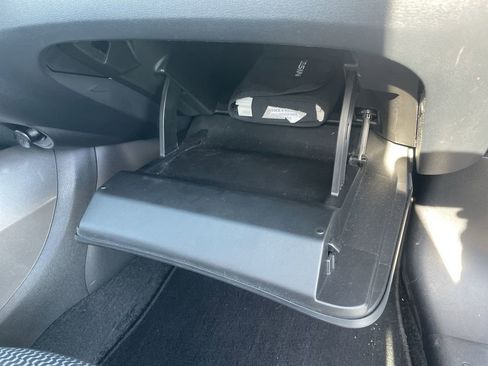 Used 2015 Nissan Juke S FWD image 30