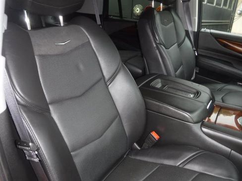 Used 2015 Cadillac Escalade Premium RWD image 28