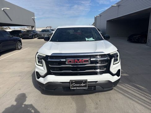 Used 2025 GMC Terrain Elevation image 2
