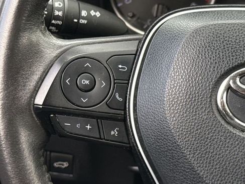 Used 2020 Toyota RAV4 XLE Premium FWD image 16
