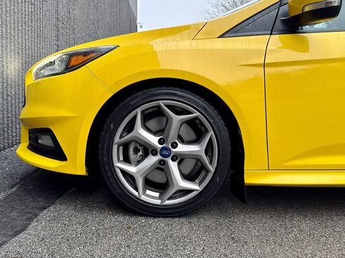 Certified 2018 Ford Focus ST image 33