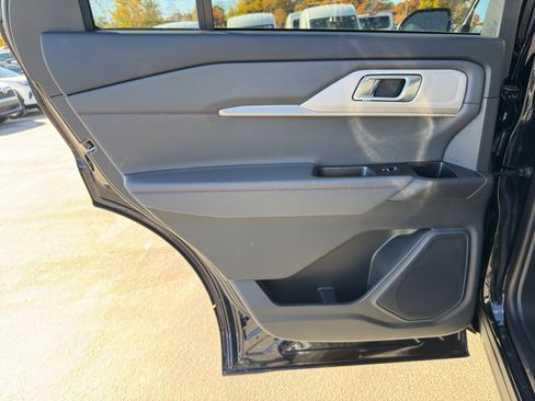 New 2026 Ford Explorer Active w/ Active Comfort Package image 24