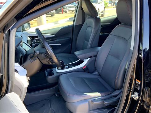 Used 2019 Chevrolet Bolt Premier w/ Infotainment Package FWD image 7
