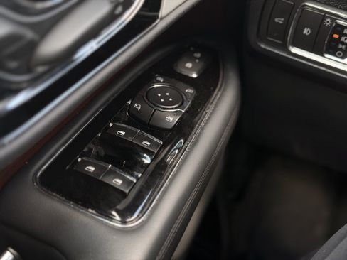 Used 2023 Lincoln Navigator Reserve AWD/4WD image 22