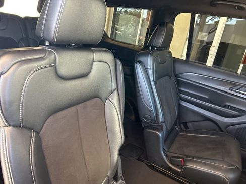 Certified 2023 Jeep Grand Cherokee L Laredo AWD/4WD image 24