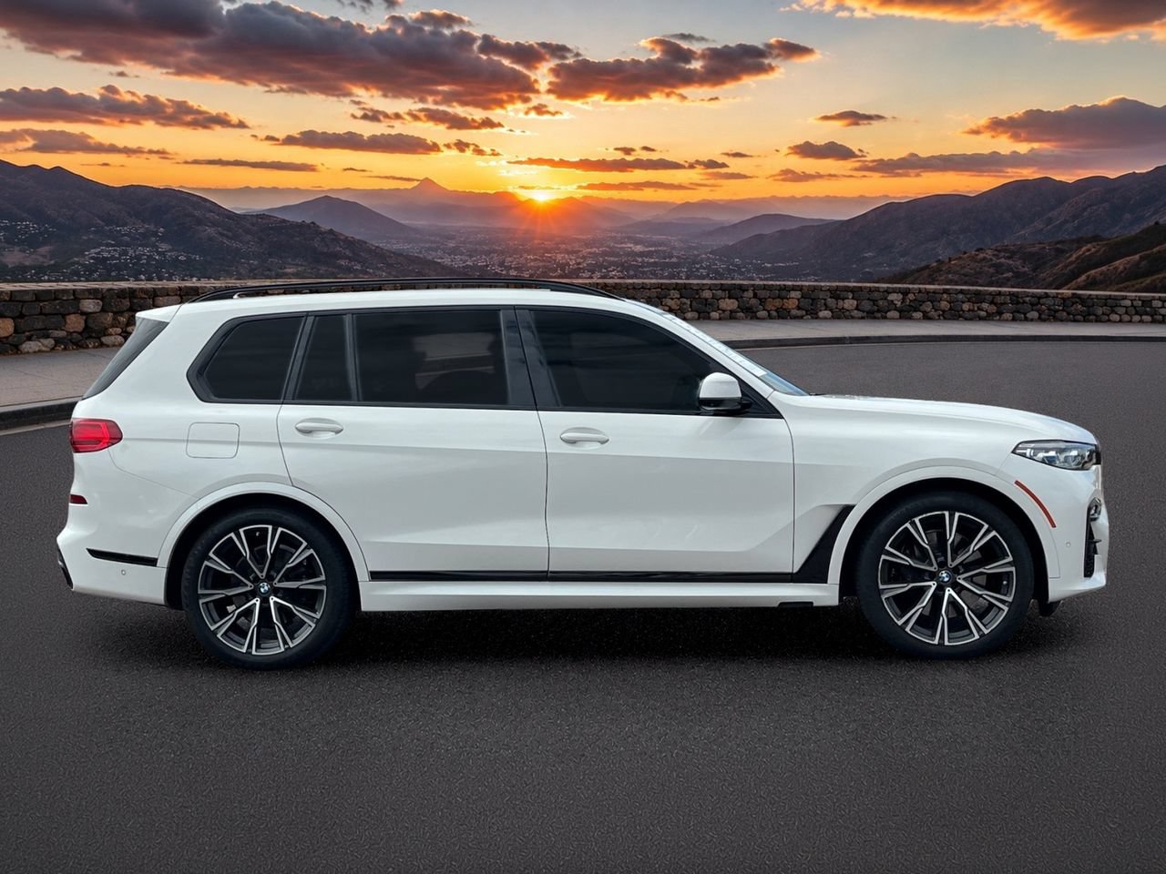 Used 2021 BMW X7 M50i w/ Dynamic Handling Package AWD/4WD image 6