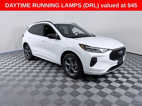Used 2023 Ford Escape ST-Line image 2