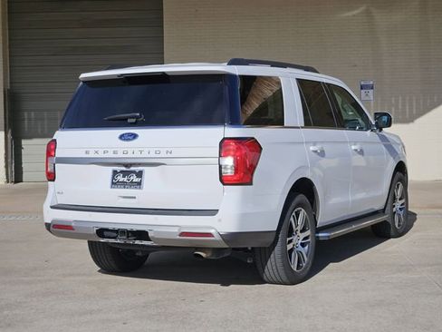 Used 2023 Ford Expedition XLT image 9