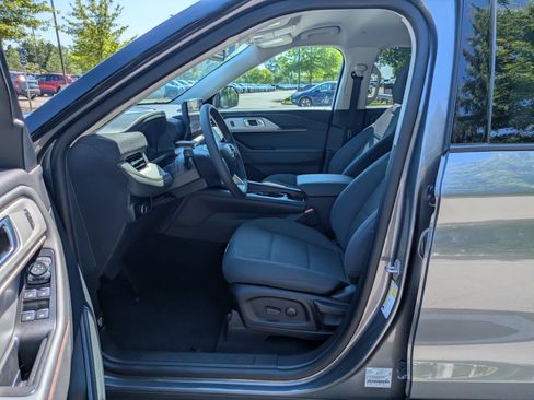 Certified 2026 Ford Explorer Active RWD image 12