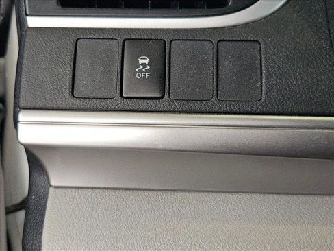 Used 2014 Toyota Camry LE image 13