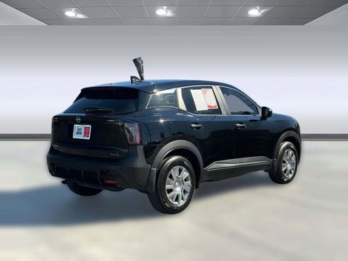 Certified 2025 Nissan Kicks S image 9