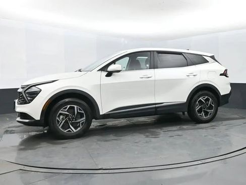 Used 2024 Kia Sportage LX image 5