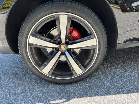 Certified 2023 Porsche Macan S image 27