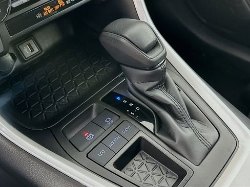 Used 2024 Toyota RAV4 XLE image 25