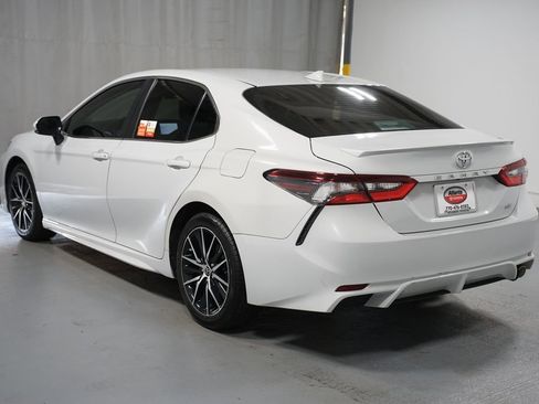 Certified 2023 Toyota Camry SE image 6