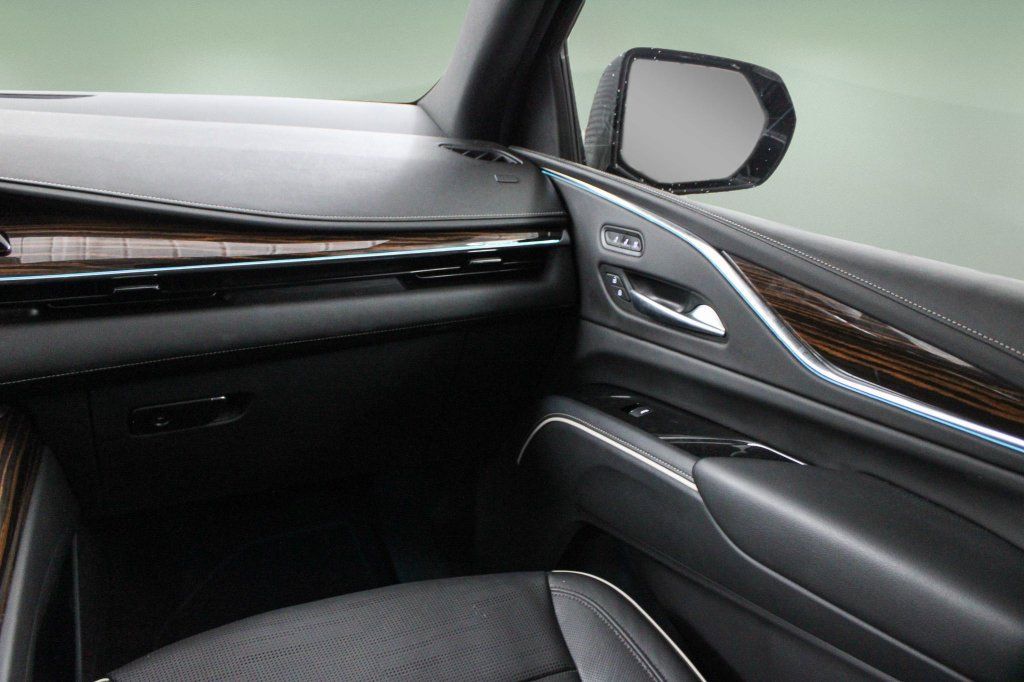 Used 2023 Cadillac Escalade ESV Premium Luxury w/ Performance Package AWD/4WD image 20
