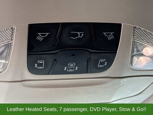 Used 2017 Chrysler Pacifica Touring-L FWD image 38