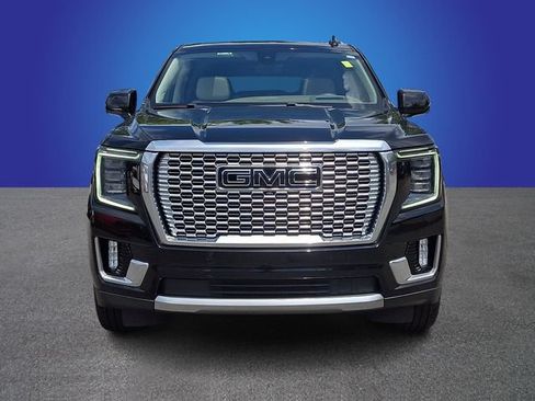 Used 2021 GMC Yukon Denali w/ Denali Premium Package AWD/4WD image 2