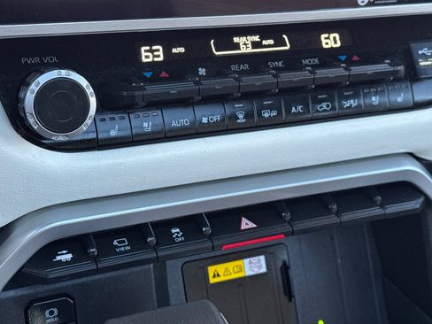 Used 2023 Toyota Sequoia Capstone image 21