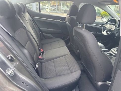 Used 2020 Hyundai Elantra SE w/ Cargo Package (C1) FWD image 9