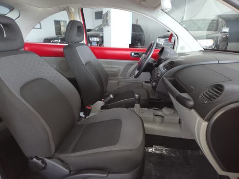 Used 1998 Volkswagen Beetle Coupe FWD image 26