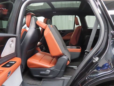Used 2025 Lincoln Aviator Reserve w/ Equipment Group 201A AWD/4WD image 60