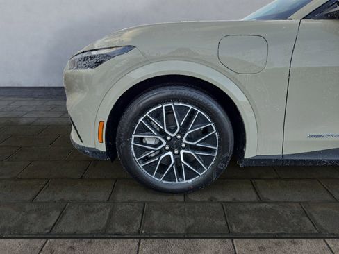 Certified 2025 Ford Mustang Mach-E Premium image 26