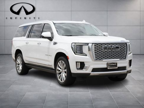 Used 2023 GMC Yukon XL Denali RWD image 3