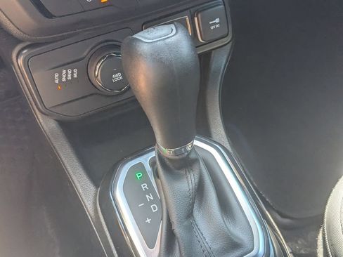 Certified 2022 Jeep Renegade Altitude w/ Convenience Group AWD/4WD image 21