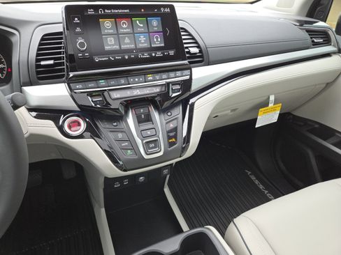 New 2026 Honda Odyssey Touring image 32