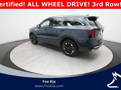 Certified 2024 Kia Sorento S w/ Panoramic Sunroof Package image 12