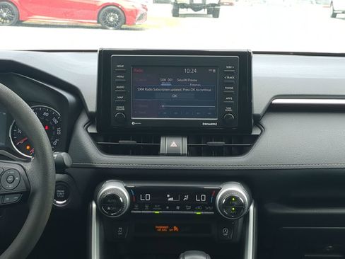 Used 2022 Toyota RAV4 XLE FWD image 16