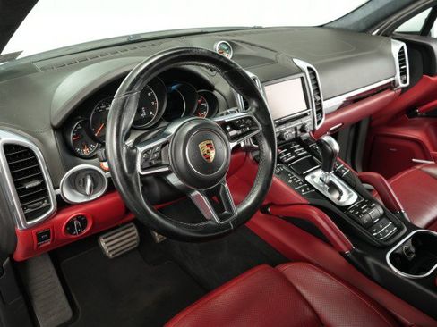 Used 2016 Porsche Cayenne GTS AWD/4WD image 39