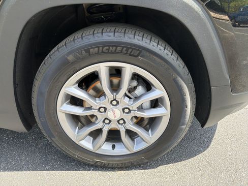Used 2022 GMC Terrain SLT w/ Tech Package AWD/4WD image 12