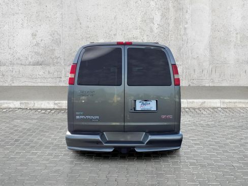 Used 2011 GMC Savana 1500 RWD image 12