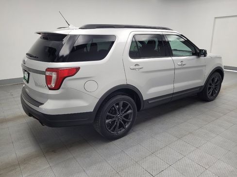 Used 2019 Ford Explorer XLT w/ Equipment Group 202A image 9