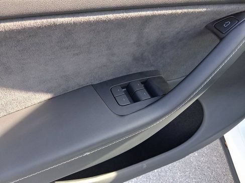 Used 2024 Tesla Model Y Long Range AWD/4WD image 17
