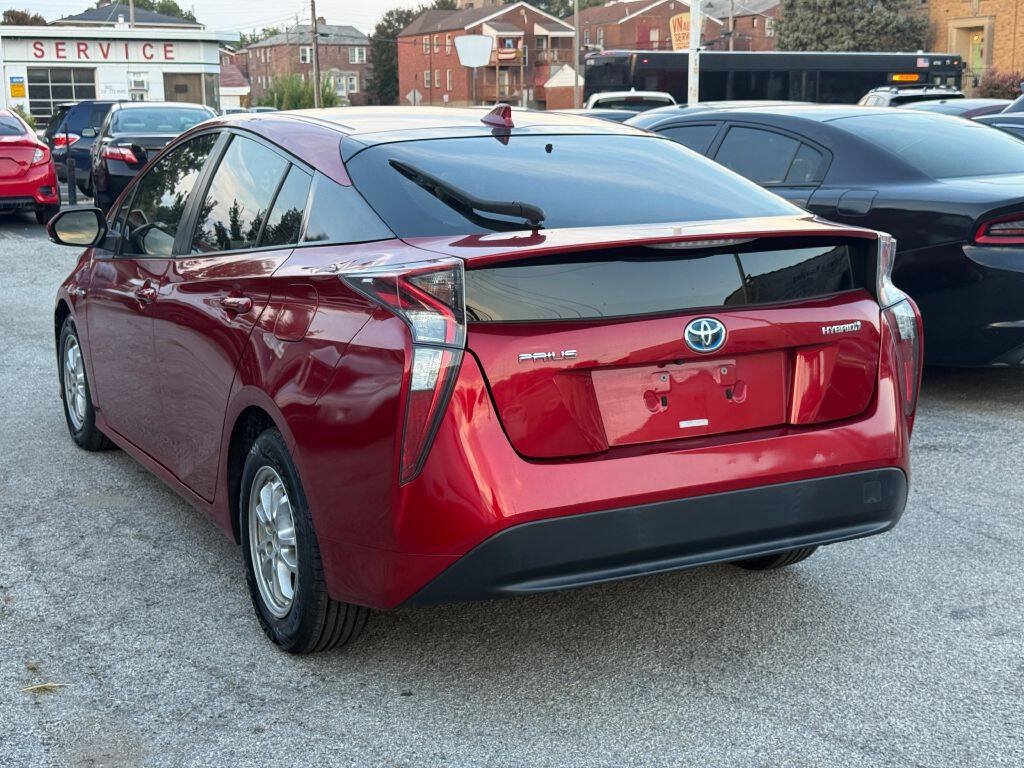 Used 2016 Toyota Prius Two FWD image 5
