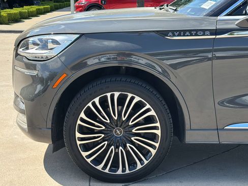Used 2022 Lincoln Aviator Black Label w/ Class IV Trailer Tow Package AWD/4WD image 10