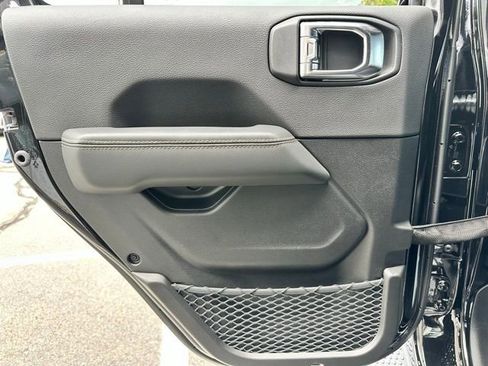 New 2025 Jeep Wrangler Sahara AWD/4WD image 22