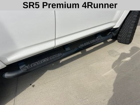 Used 2022 Toyota 4Runner SR5 Premium w/ Moonroof Package AWD/4WD image 3