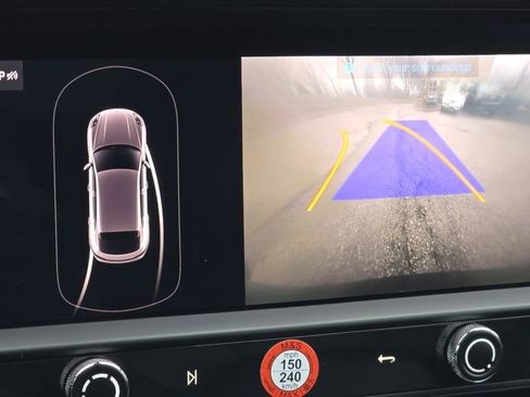 Used 2022 Porsche Macan image 5