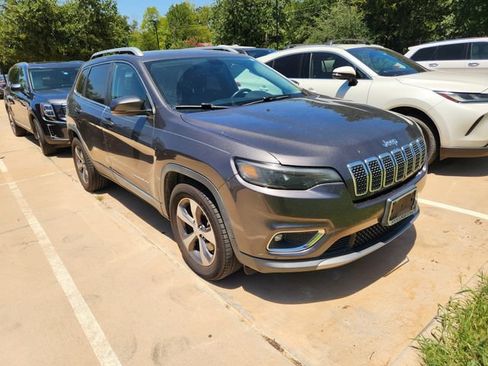 Used 2019 Jeep Cherokee Limited FWD image 1