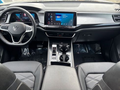 Used 2025 Volkswagen Atlas Cross Sport SE image 29