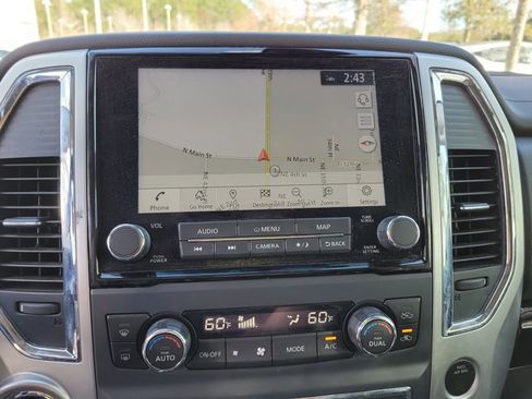 Used 2020 Nissan Titan SV w/ SV Convenience Package image 32