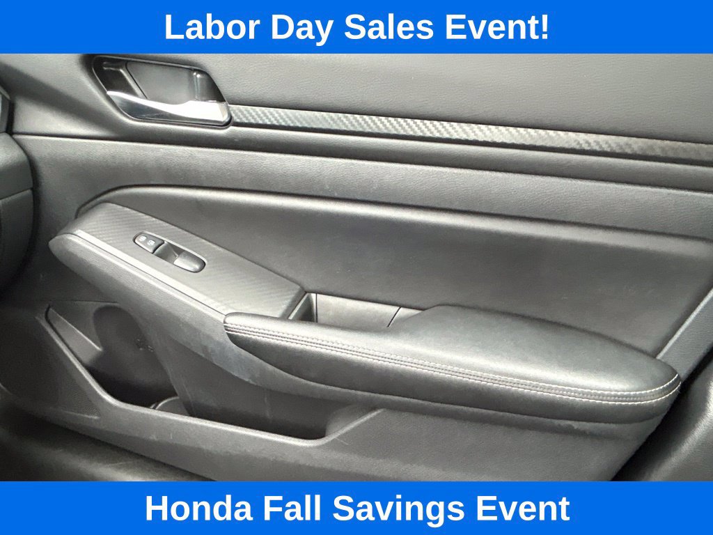 Used 2025 Nissan Altima 2.5 SV FWD image 19