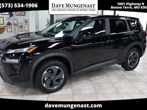 Used 2024 Nissan Rogue SV AWD/4WD image 1