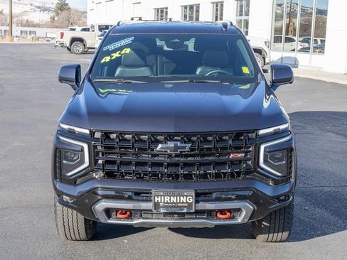 Used 2025 Chevrolet Suburban Z71 image 26