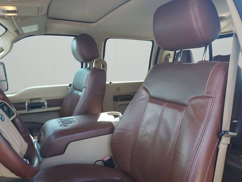 Used 2014 Ford F250 King Ranch w/ King Ranch w/Chrome Package image 27